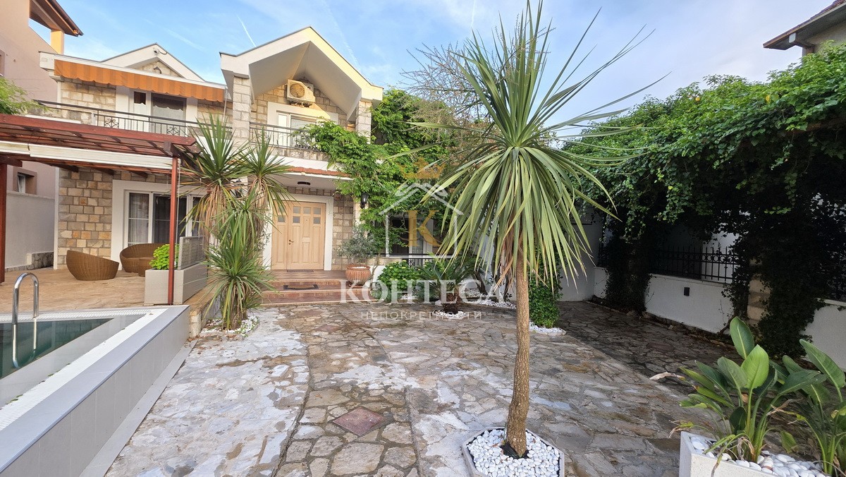 House in a quiet part of Tivat